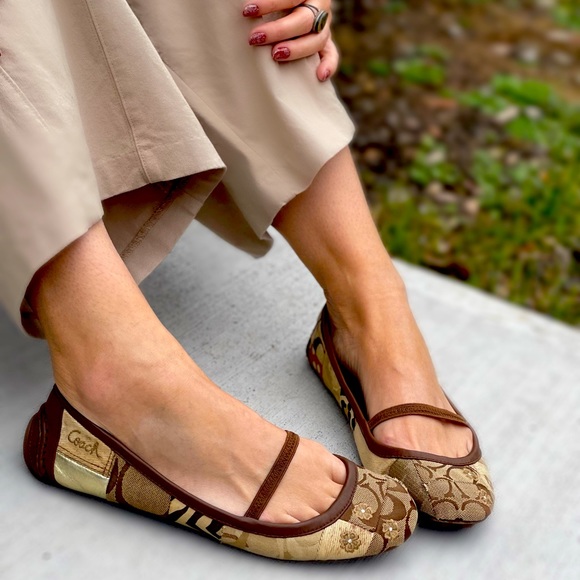 Coach Vintage Judey Floral Animal Patchwork Pattern Mary Jane Ballet Flats - Picture 1 of 11